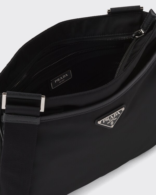 حقيبة كتف من قماش Re-Nylon وجلد سافيانو - أسود حقيبة كتف من قماش Re-Nylon وجلد سافيانو - أسود