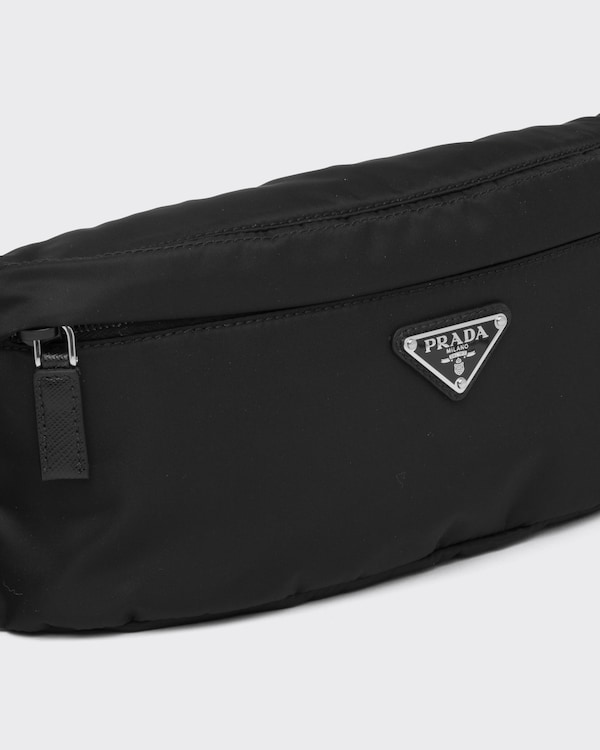 Sac banane en Re-Nylon et cuir Saffiano Sac banane en Re-Nylon et cuir Saffiano