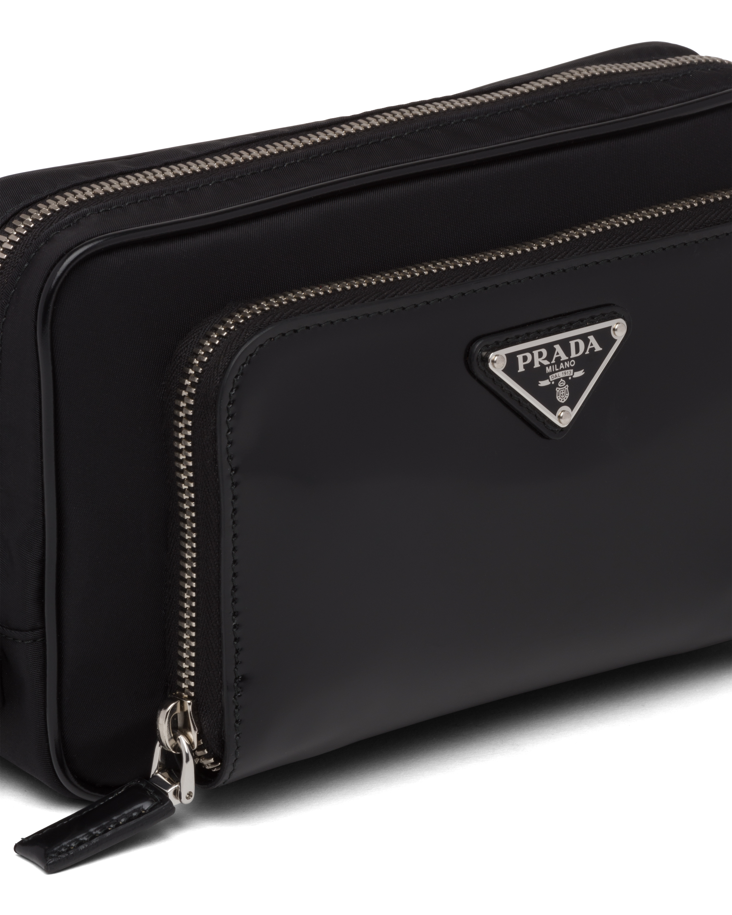 Prada حقيبة خصر الجلد المصقول وقماش Re\u002DNylon 6