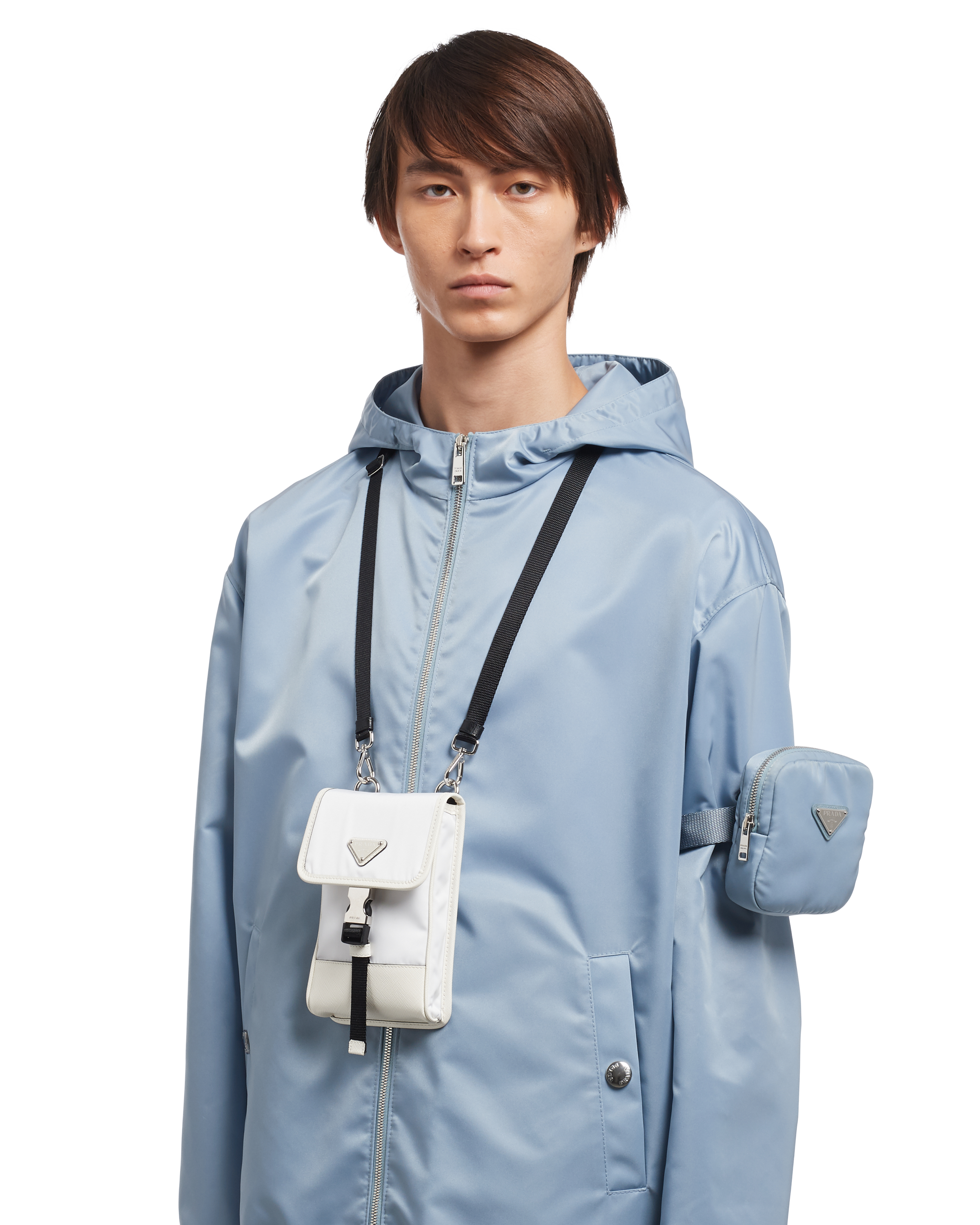 ショルダーストラップ付 ナイロンxサフィアーノレザー スマートフォンケースケース