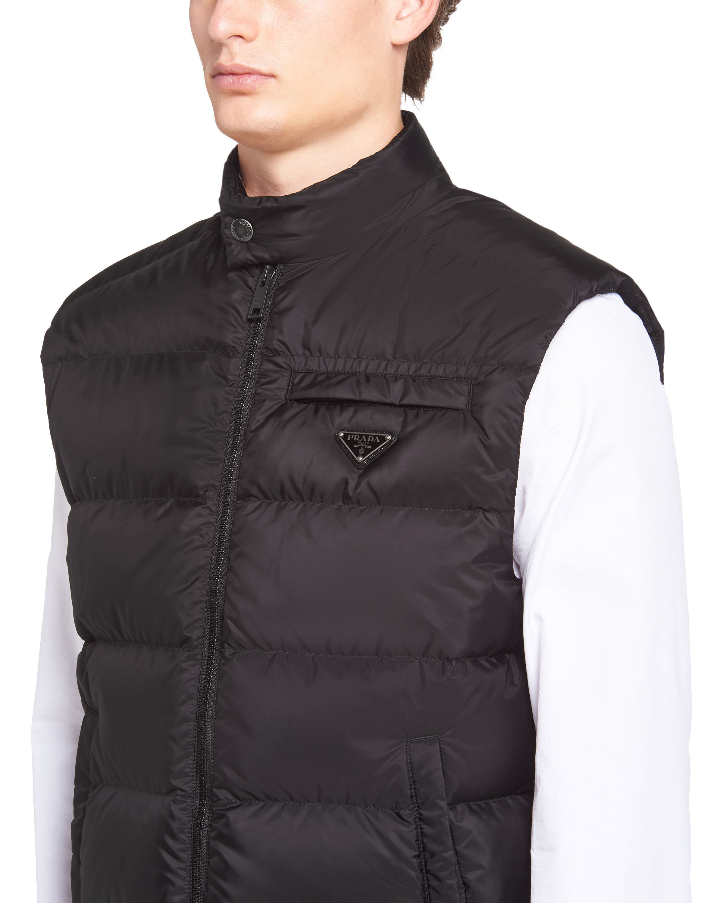Re Nylon sleeveless puffer jacket
