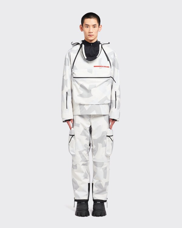 Bedruckte Jacke aus Funktionsgewebe Bedruckte Jacke aus Funktionsgewebe