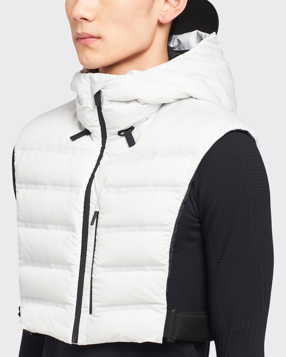 Chalk White Sleeveless down jacket in 