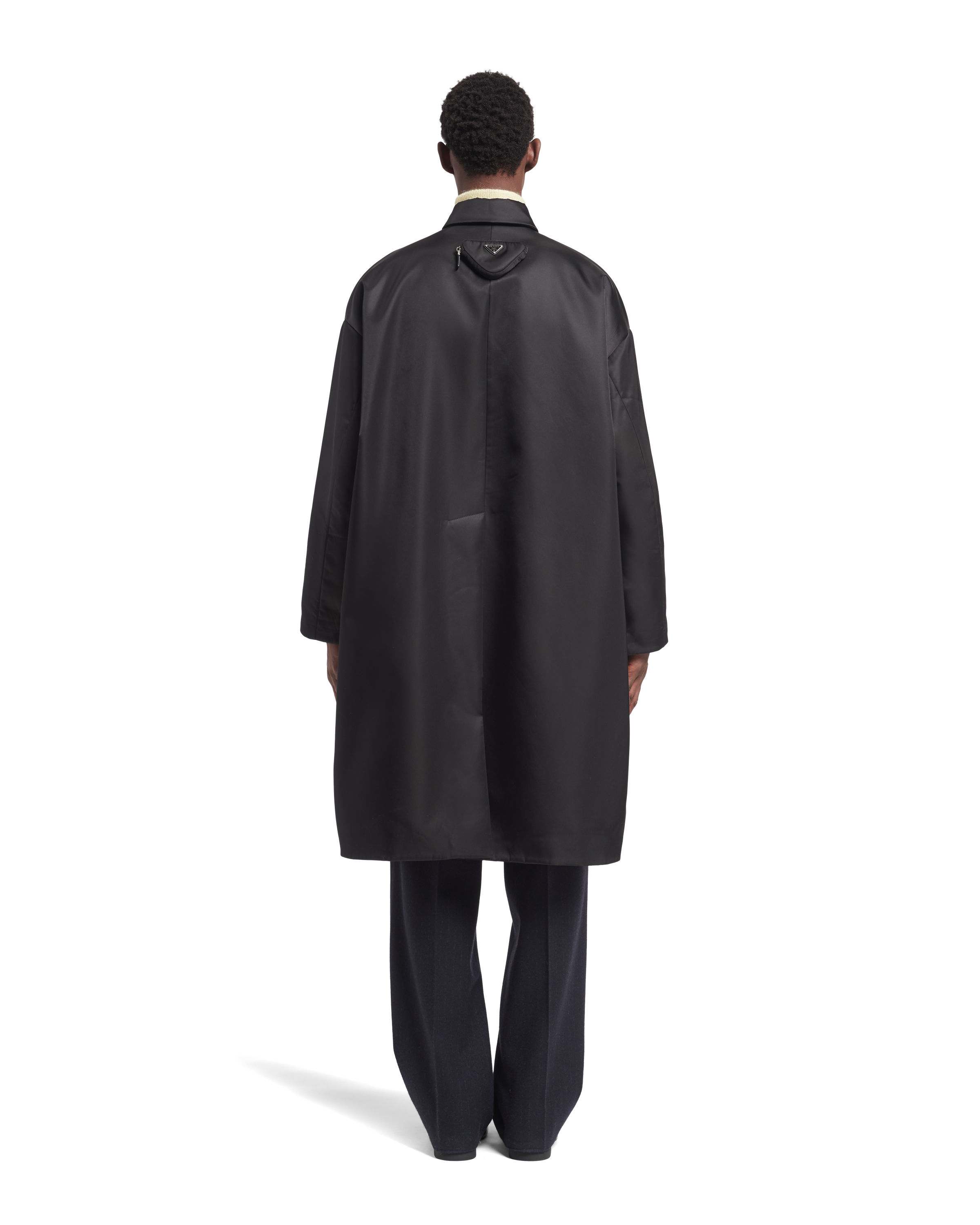 Prada معطف واقٍ من المطر من قماش \x22رينايلون\x22 Re\u002DNylon 4
