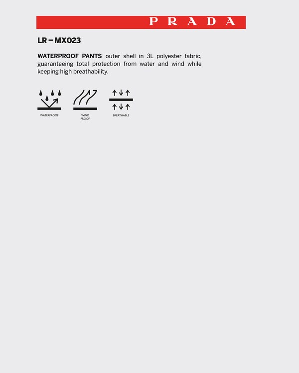 Pantaloni ampi in tela tecnica Pantaloni ampi in tela tecnica