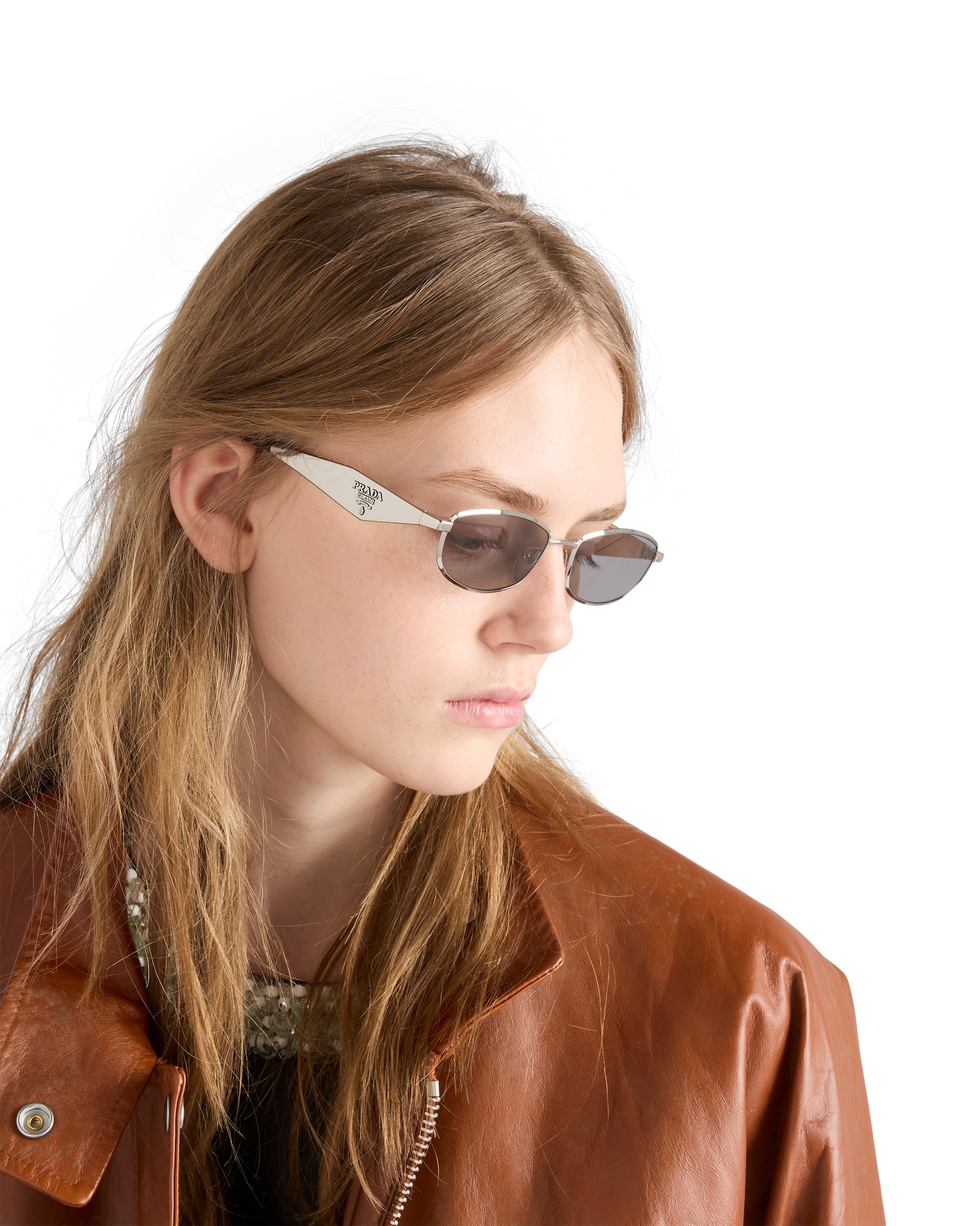 Prada Sonnenbrille Mit Logo In Gray