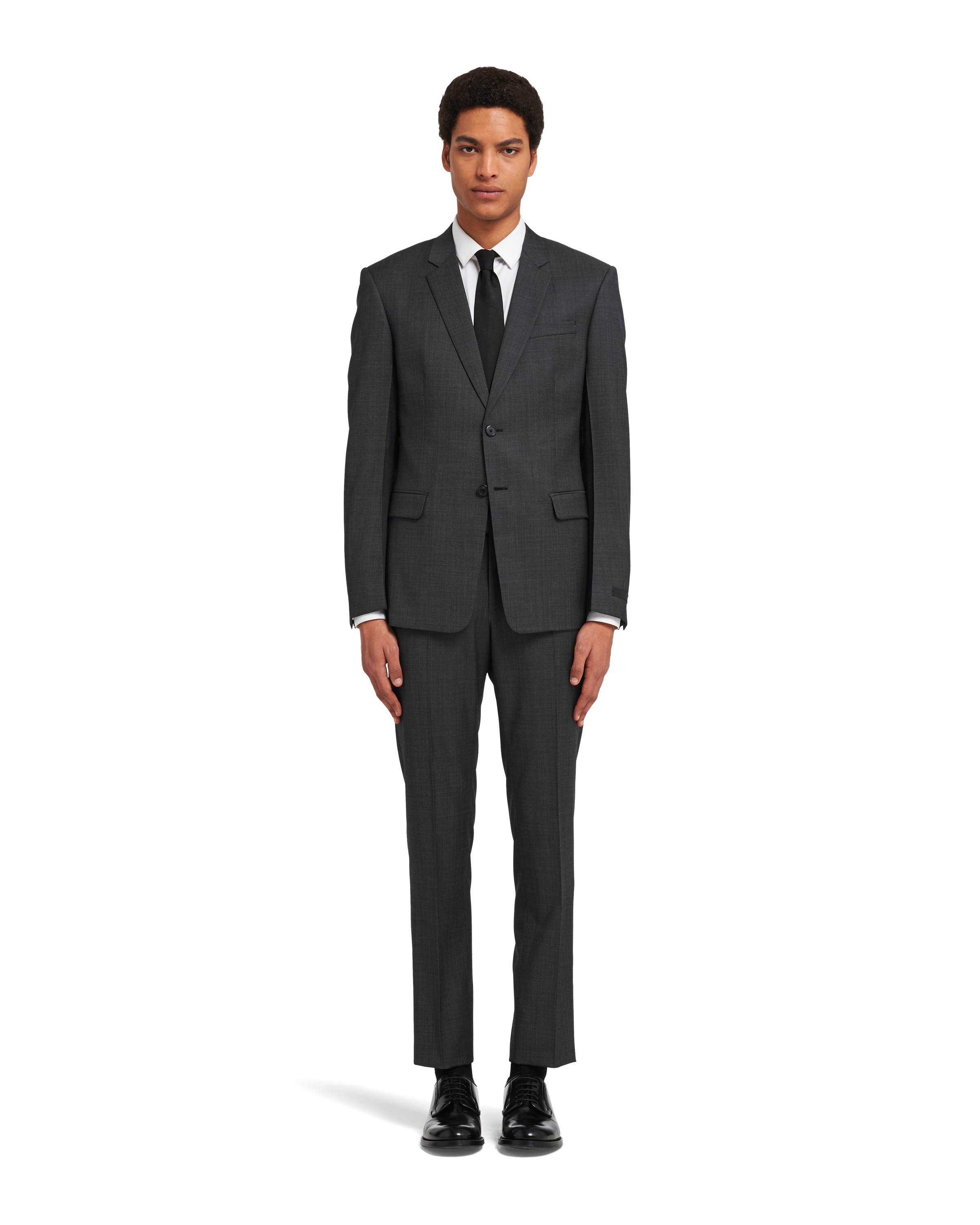 استبداد اللطف على الرغم من prada suit 