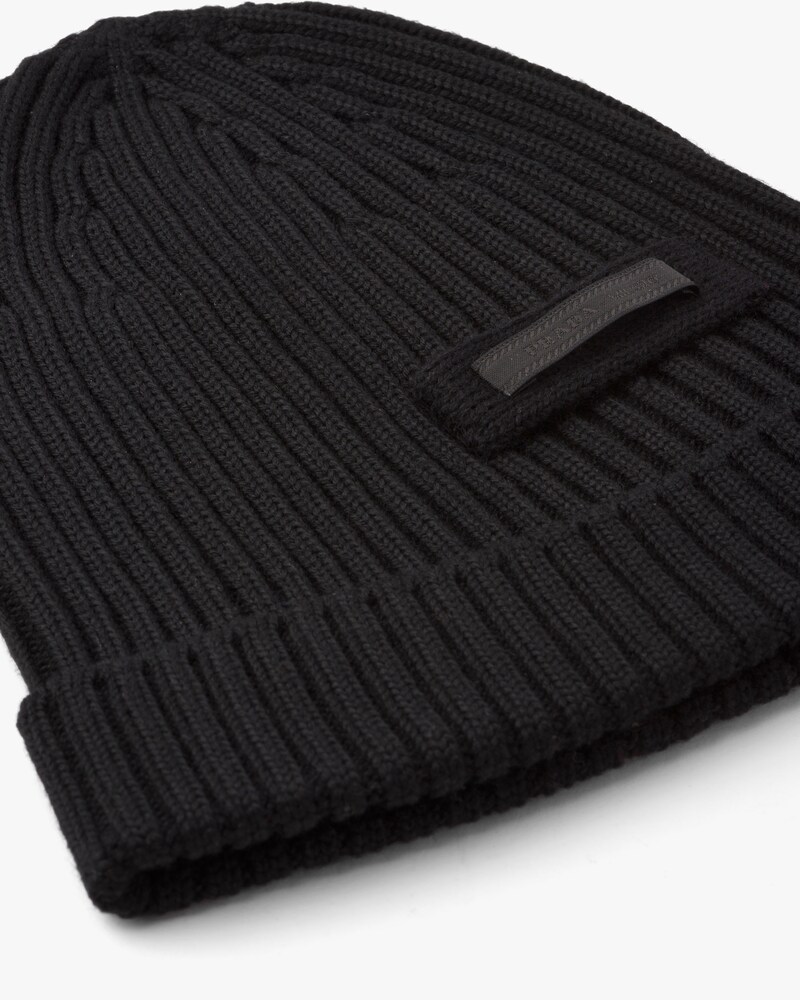 prada beanie black